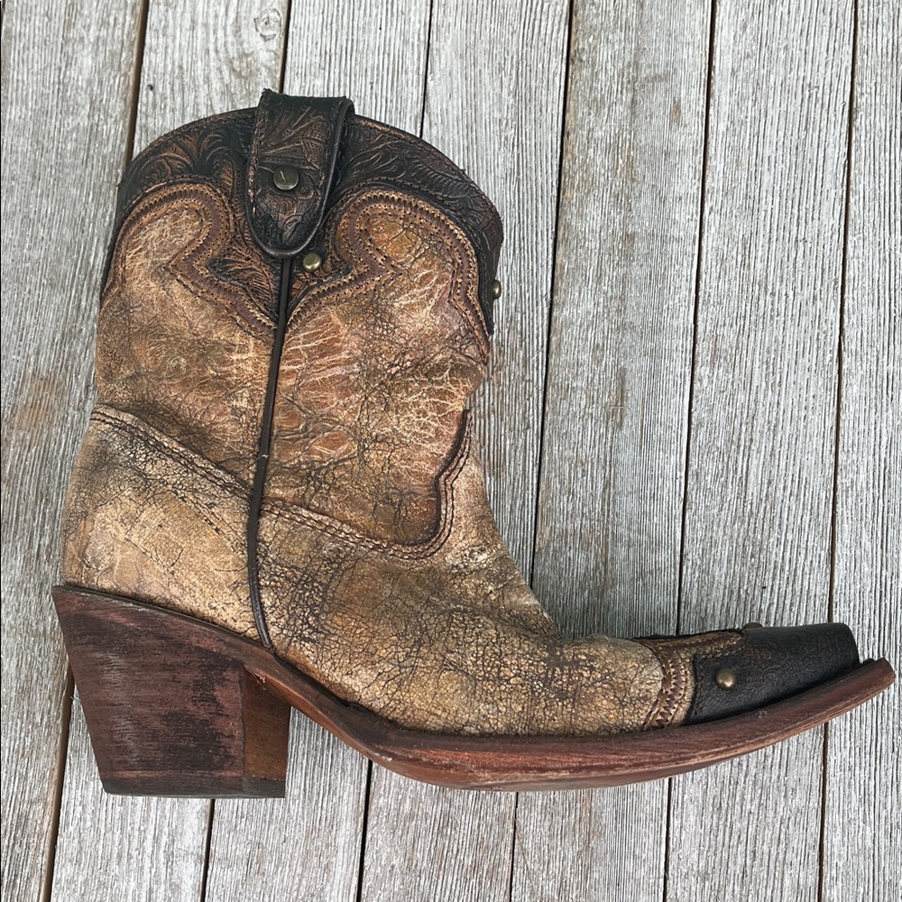 Corral Distressed Brown and Black Ankle Boots - Picture 7 of 15
